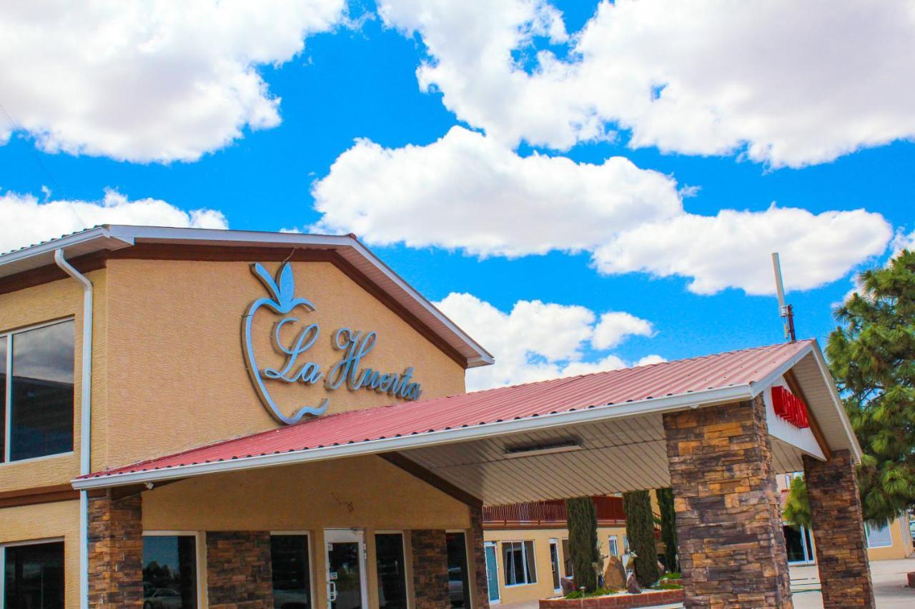 La Huerta Inn & Suites Cuauhtémoc Exterior foto